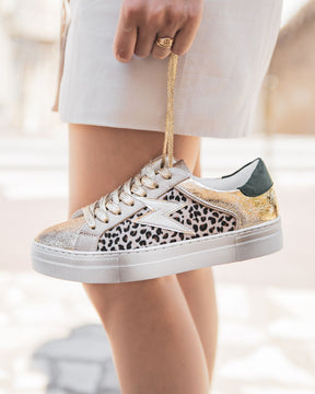 Zapatillas leopardo mujer con detalles dorados y cordones - Chrysta - Casualmode.es