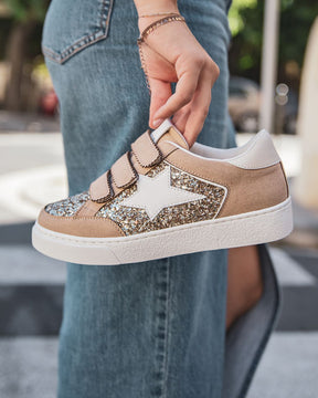 Zapatillas doradas mujer con velcro y estrella - Leila - Casualmode.es