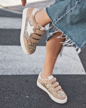 Zapatillas doradas mujer con velcro y estrella - Leila - Casualmode.es