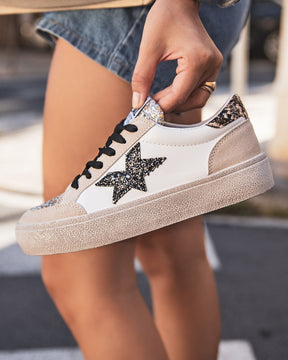 Zapatillas blancas mujer con estrella negra - Mélanie - Casualmode.es