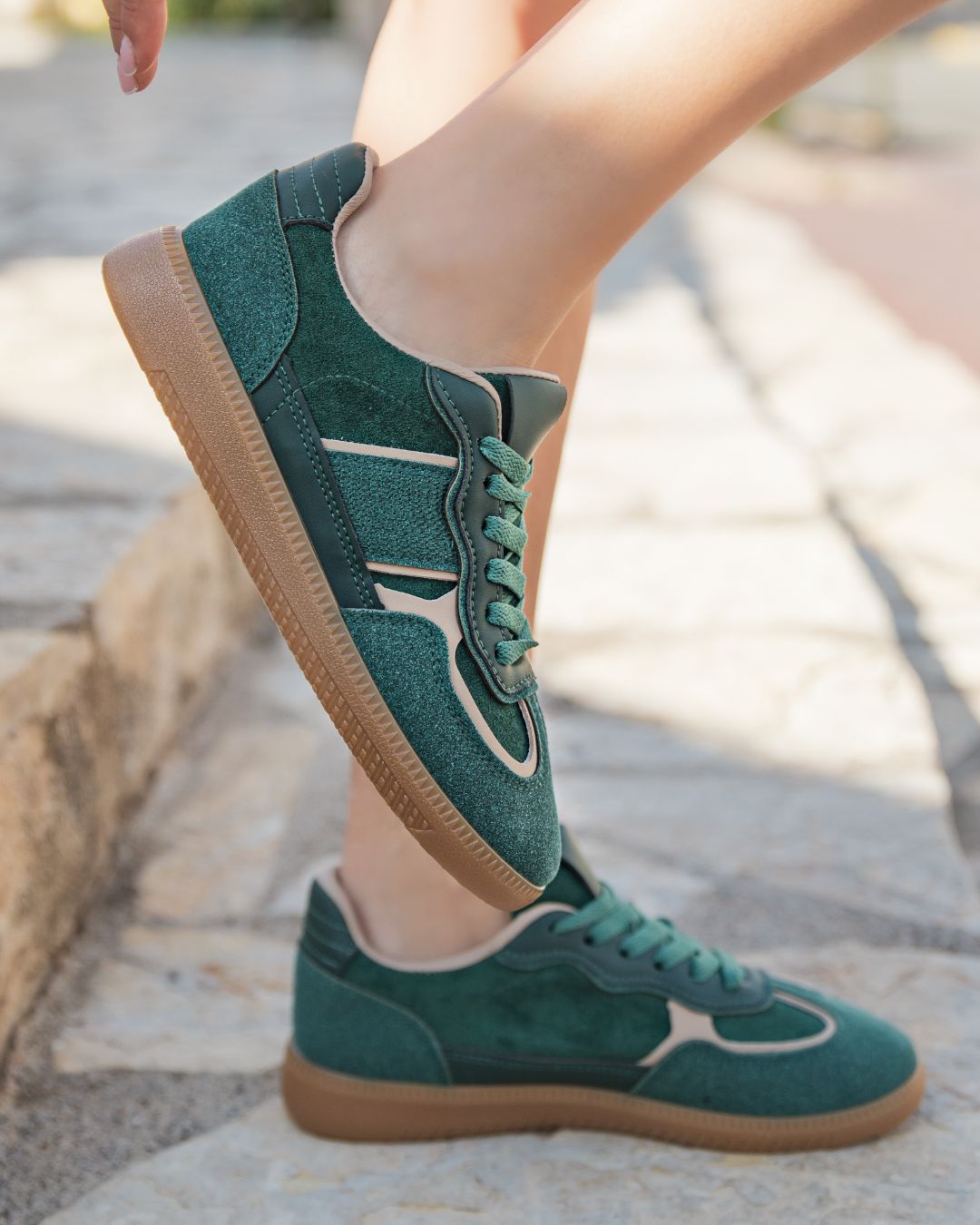 Zapatillas verdes mujer con cordones - Alessandra - Casualmode.es