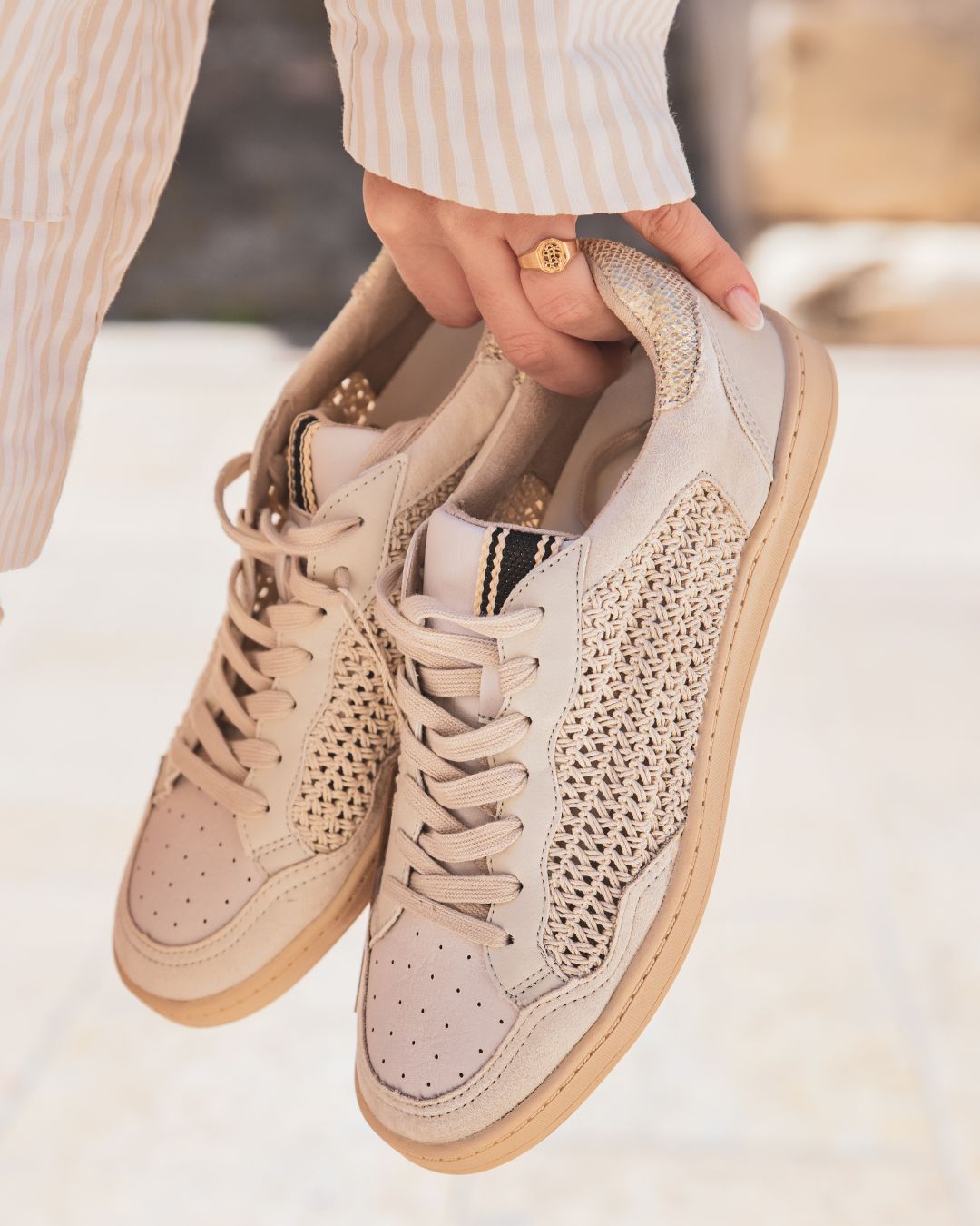 Zapatillas para mujer en beige con cordones - Julianne - Casualmode.es