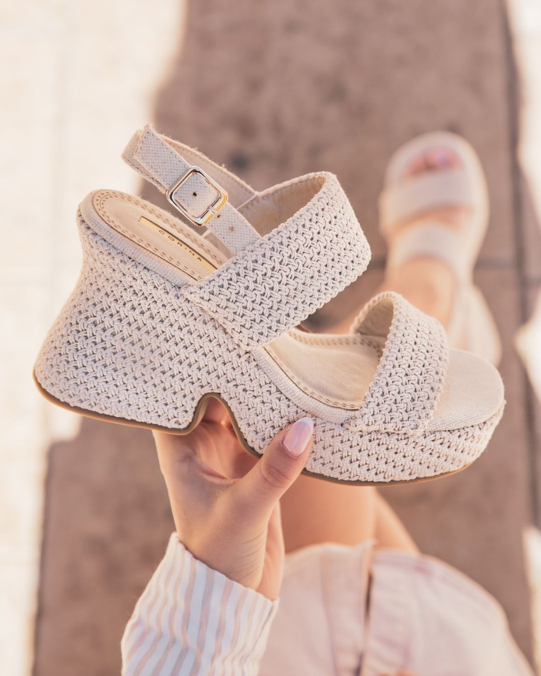 Sandalias de tacón cuadrado beige - Emie - Casualmode.es