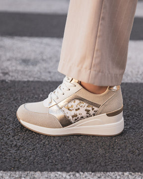 Zapatillas cuña mujer beige con cordones - Caylee - Casualmode.es