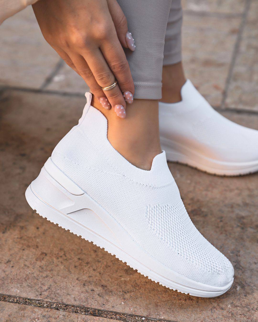 Zapatillas deportivas de tela blanca para mujer - Allie - Casualmode.es