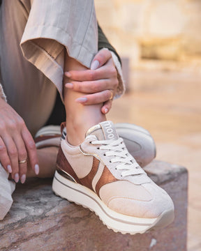 Zapatillas de mujer en color beige con cordones - Noémie - Casualmode.es